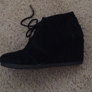 Black TOMS wedges